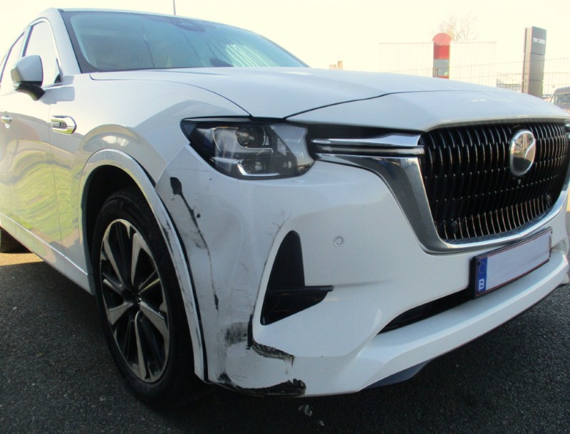 Witte Mazda - voor